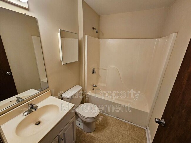 Photo - 442 Avon Ave