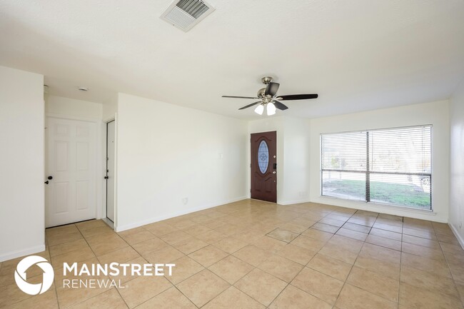 Photo - 5050 Gordon Cooper Dr