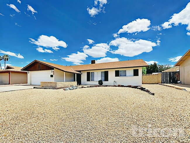 Photo - 3601 W Country Gables Dr