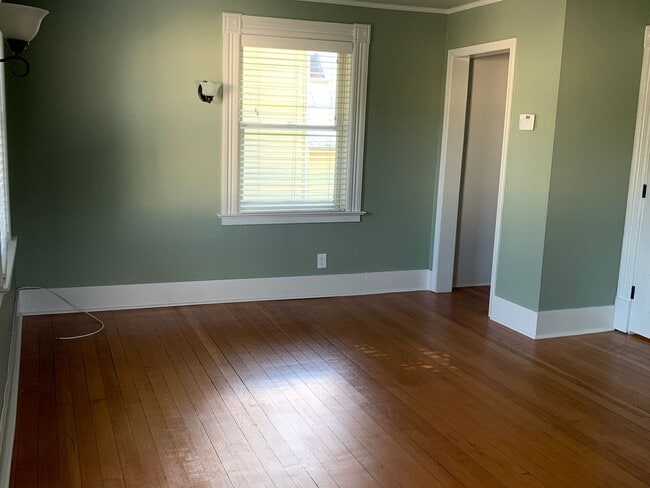 Building Photo - Downtown Auburn Charmer