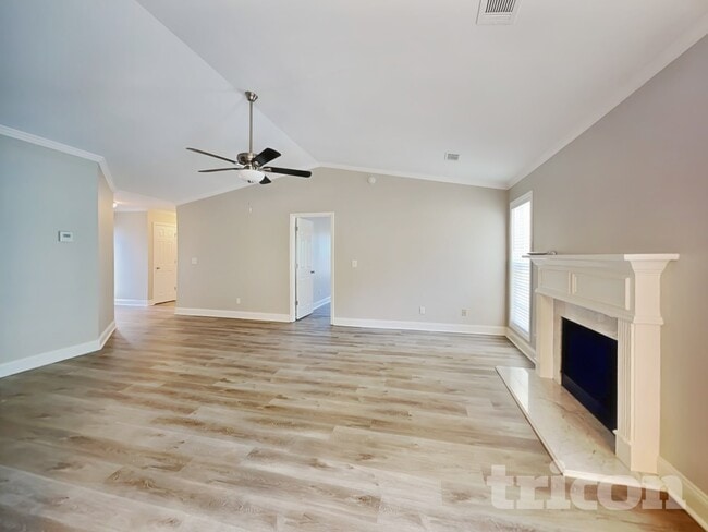 654 Palmer Ct