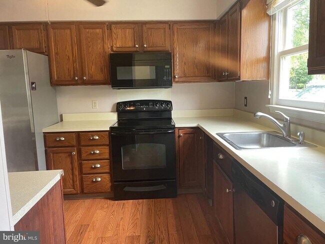 Photo - 154 Trotters Lea Ln