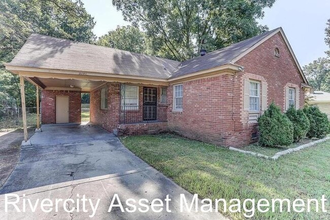 Photo - Charming 3-Bedroom Home with Fenced Yard & Original Hardwood Floors – Frayser, Section 8 Welcomed!