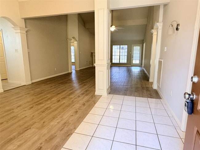 Photo - 6318 Old Glory Dr