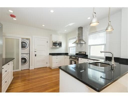 Building Photo - 61 Marlboro St Unit 2