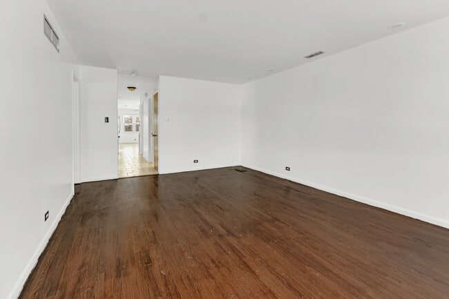 Photo - 403 Prairie Ave