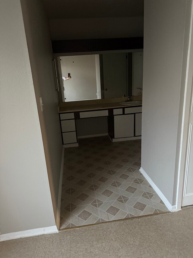 Building Photo - 7005 Glen Pass