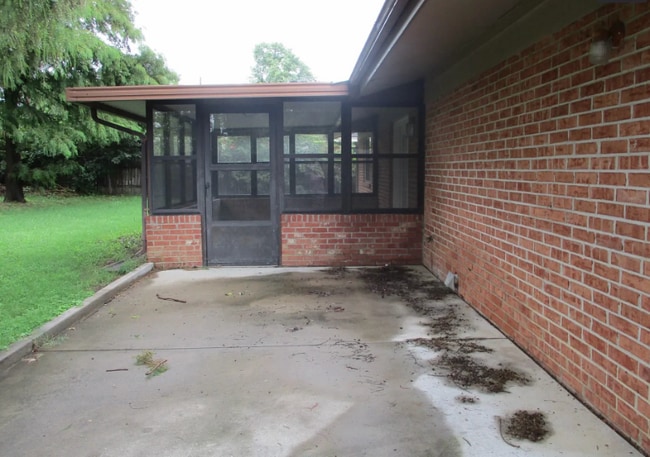 2026 Harvard Dr