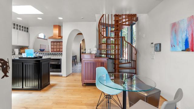 Photo - 2027 Glasgow Ave