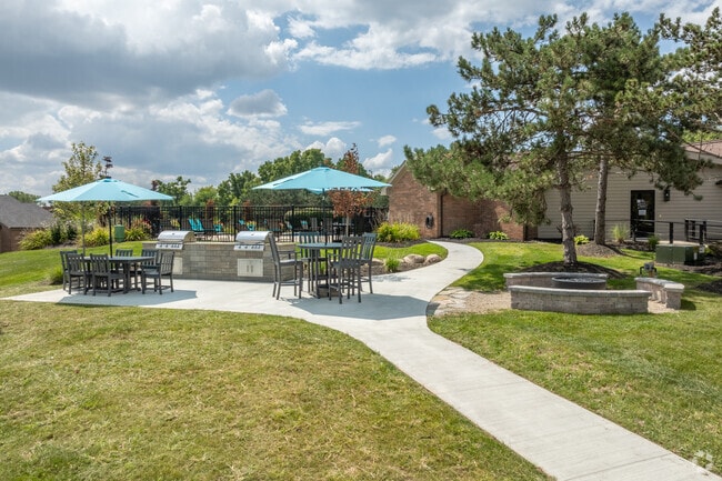 Barbecues and Firepit - Pine Ridge Apartments