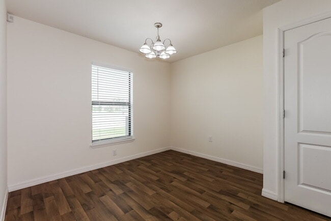 Photo - 748 Chatham Walk Dr