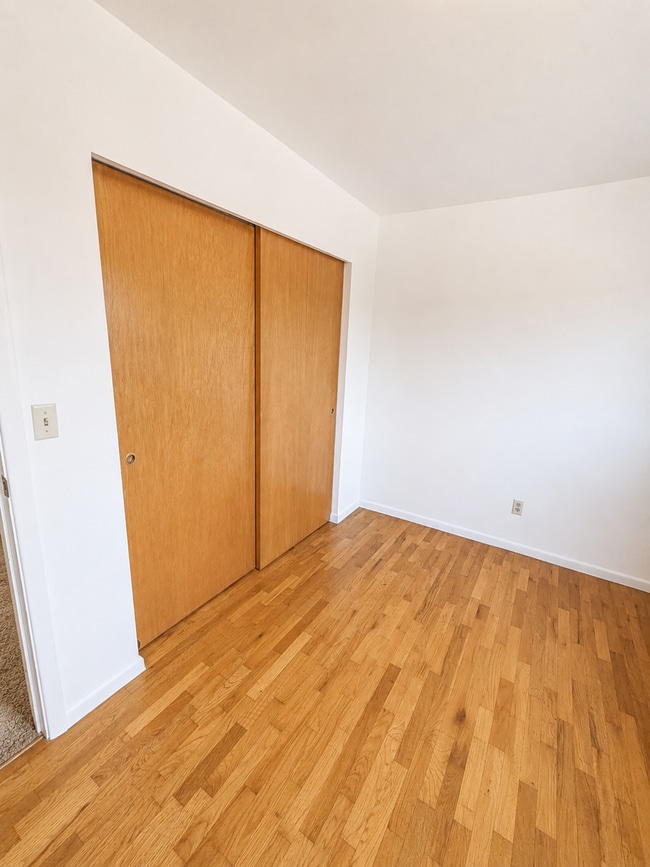 Photo - 932 Avenue B Unit 3