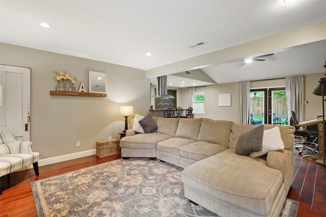 Photo - 10710 Overbrook Ln