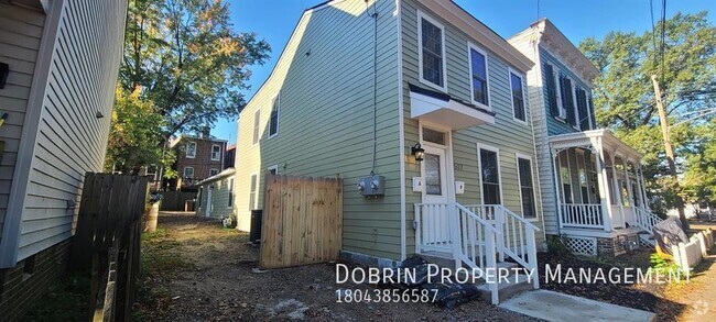 Building Photo - Home conveniently located just blocks from... Unit 1