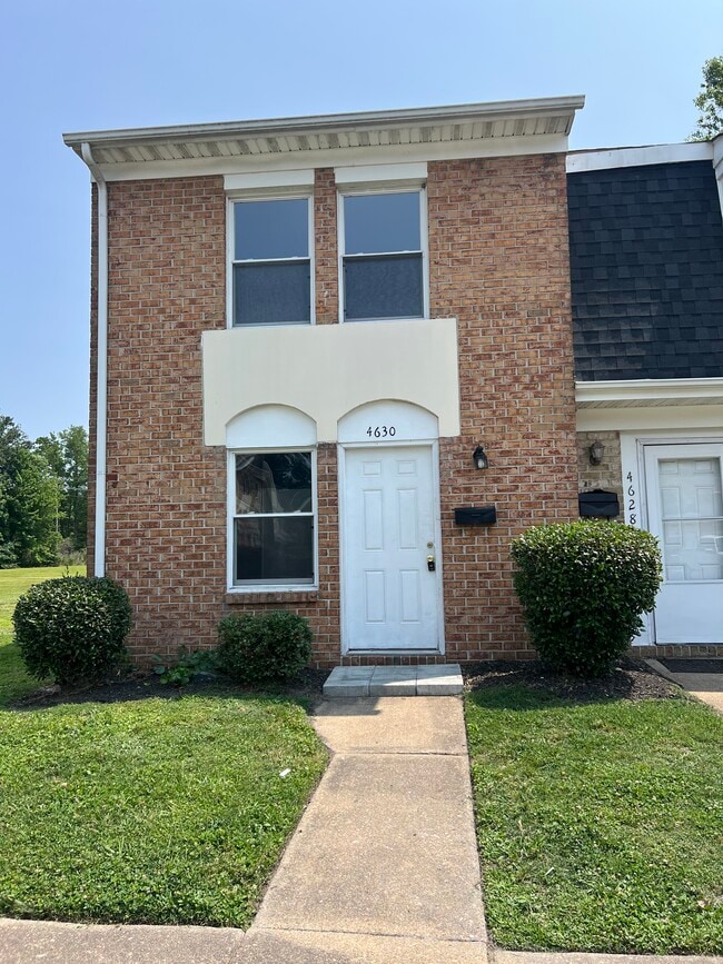 Photo - 4630 Greenwood Dr Townhome