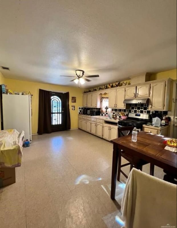 Photo - 7107 Sylvia Handy St