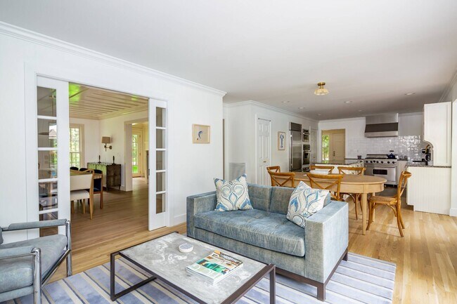 Photo - 49 W Gate Rd