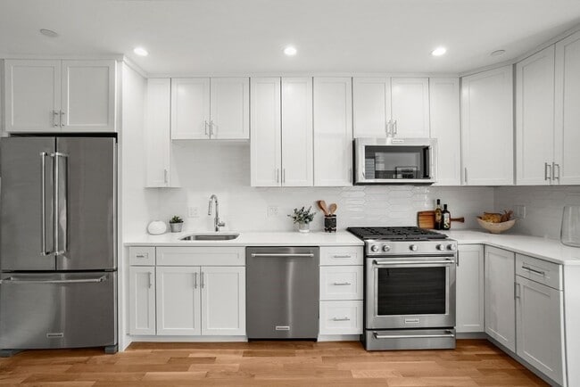 Building Photo - 238 Bremen St Unit 1 Rental