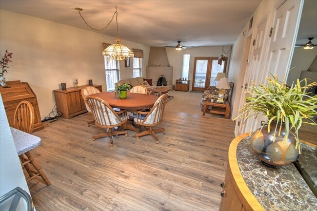 Photo - 5835 Elmwood Dr NE