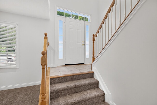 Photo - Beautiful 3 Bed Townhome In the Heart Of Village Of West Clay!