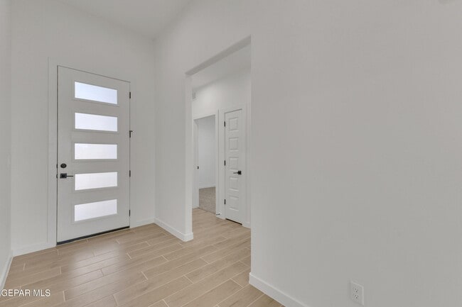 Photo - 12716 Middlesbrough Ave