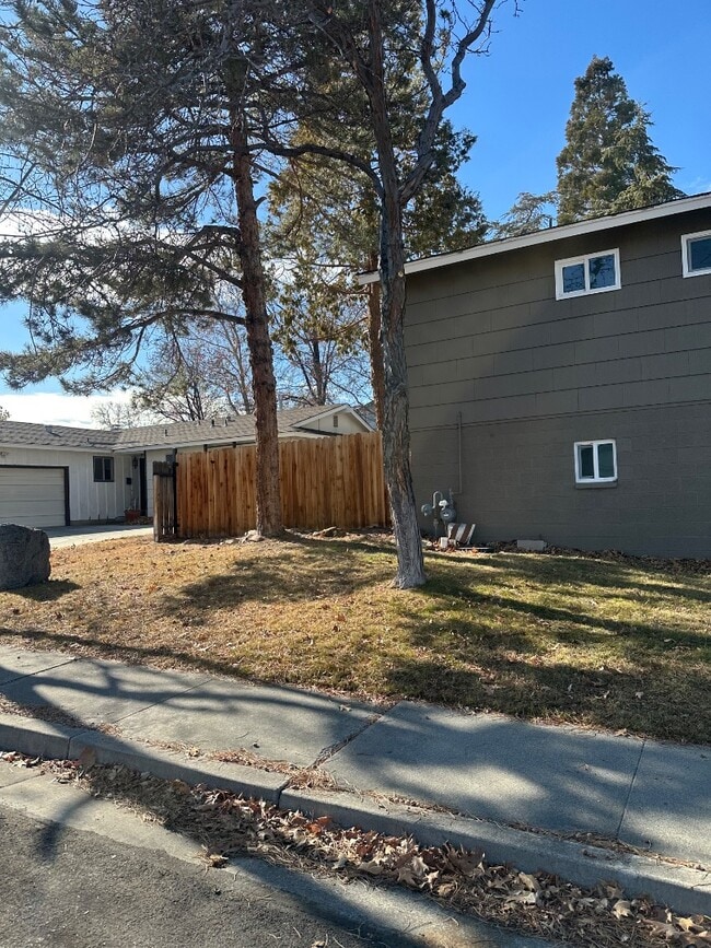 Photo - 2700 Scholl Dr