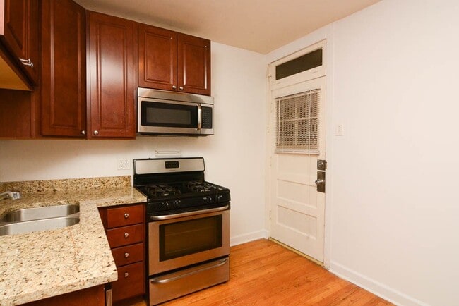 Photo - 2122 W Ainslie St Unit J07W