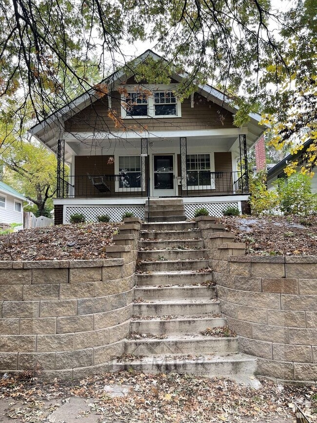 Building Photo - Charming 3 bed / 1 bath house for rent-454...