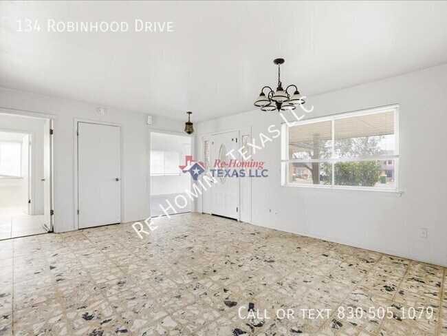 Photo - 134 Robinhood