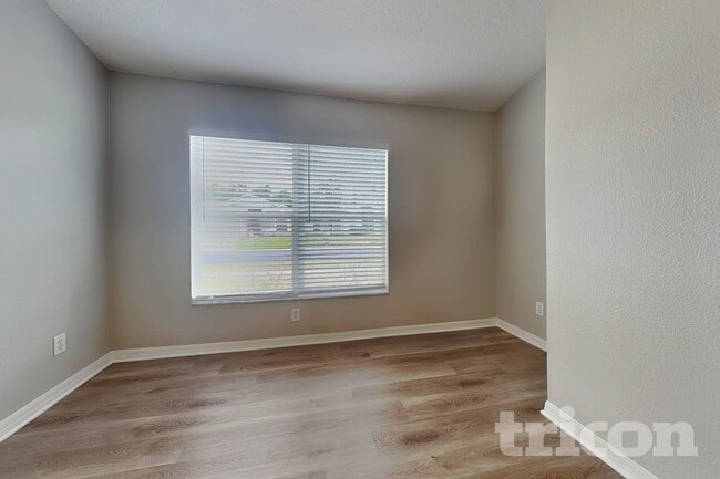 Photo - 31333 Heatherstone Dr