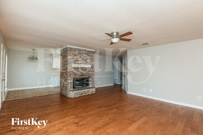 Photo - 4912 Sandalwood Ln