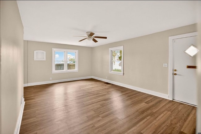 Photo - 304 S Poplar St