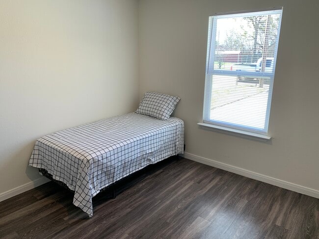 Photo - 1357 Beech St