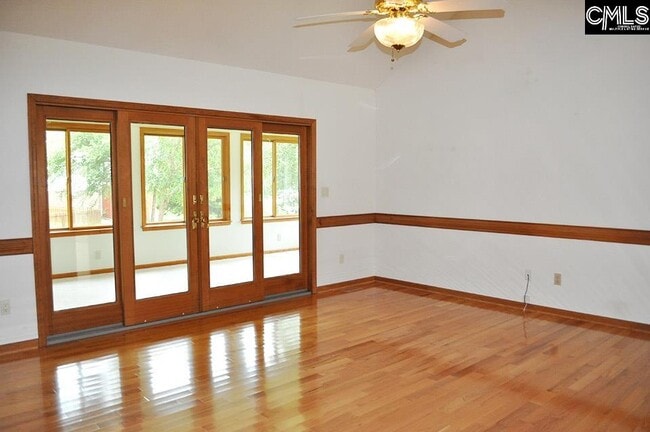 Photo - 305 Willowood Pkwy