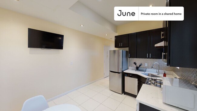 Room in Shared 3 bed/2 bath home in Upper West Side