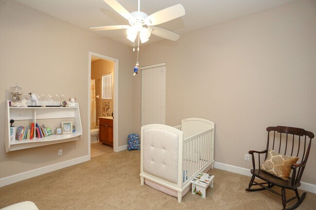 Photo - ***3BEDS/4BATHS***UNFURNISHED***SINGLE FAM...