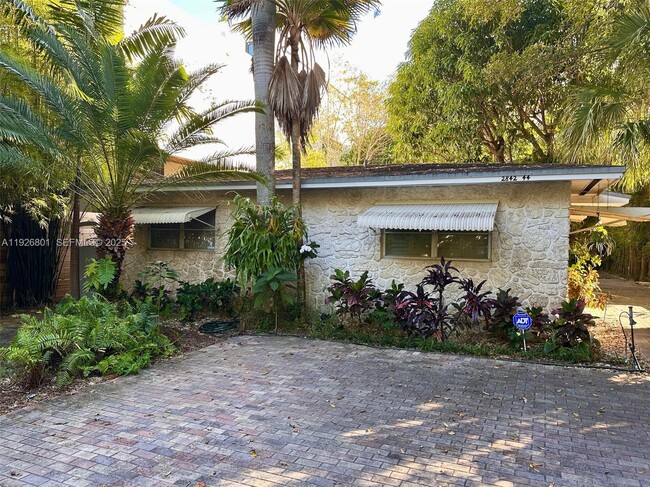 Building Photo - 2842 Coconut Ave Unit B