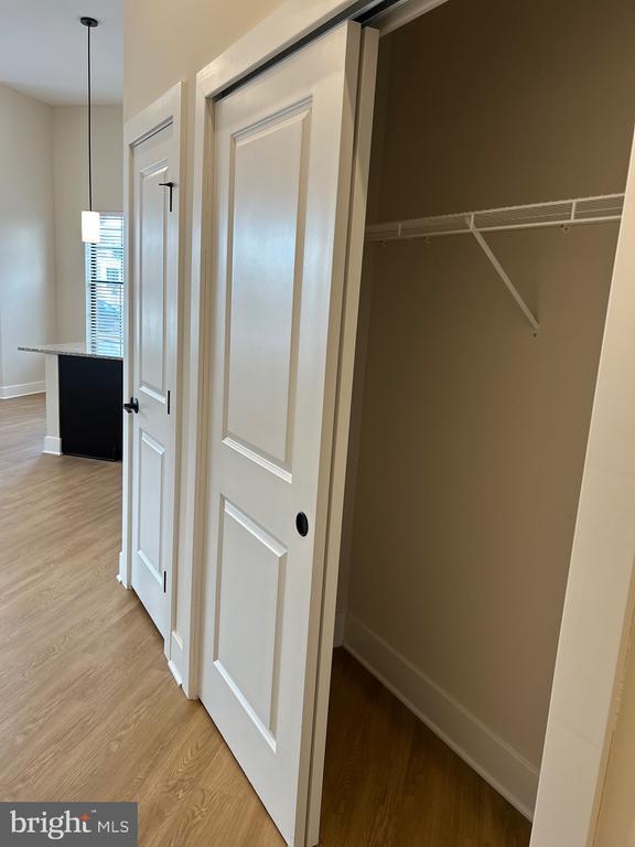 Building Photo - 624 Main St Unit 108