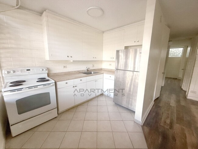 Photo - 933 Kaheka St