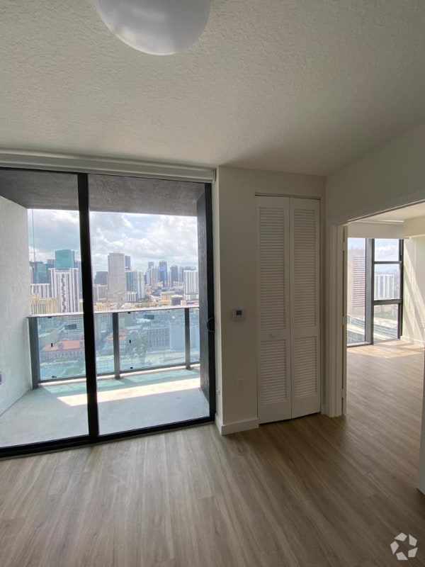 Building Photo - 45 NE 5th St Rental