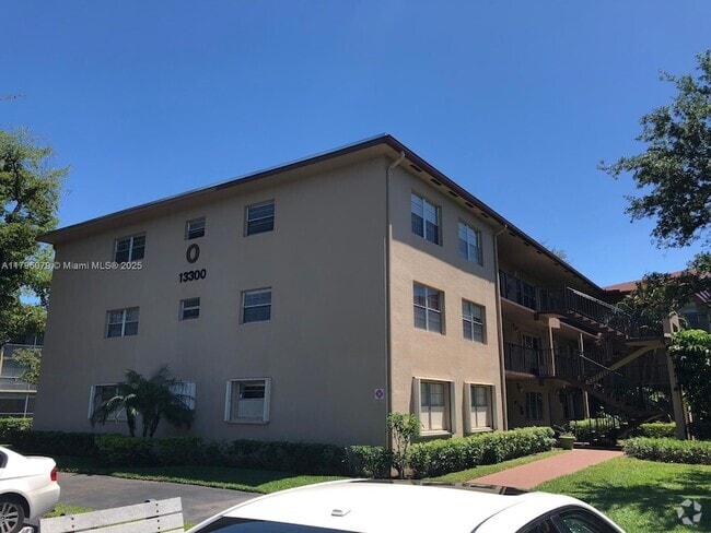 Building Photo - 13300 SW 1st St Unit 301O Rental