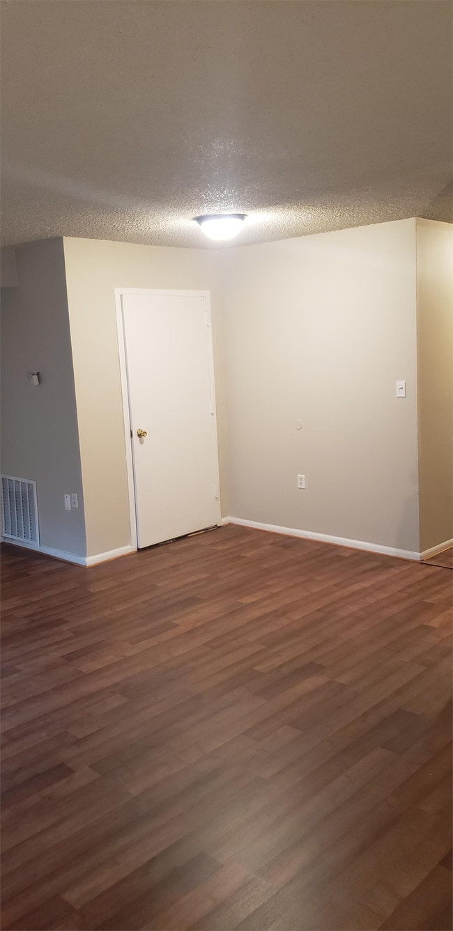 Photo - 3817 Swann Rd