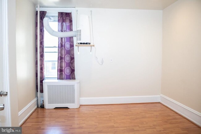 Building Photo - 2210 E York St