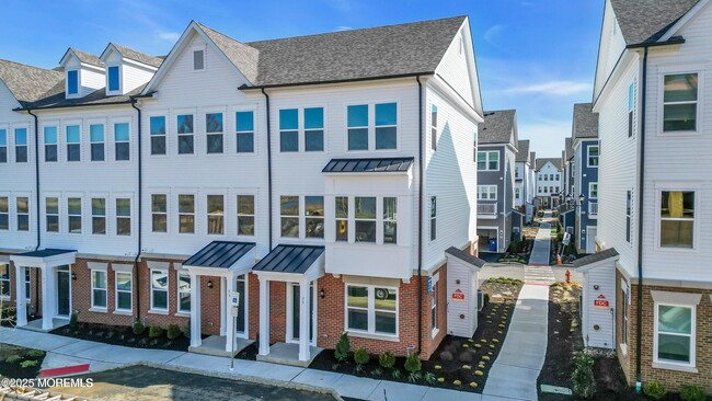 Photo - 75 Driftwood Cir Townhome