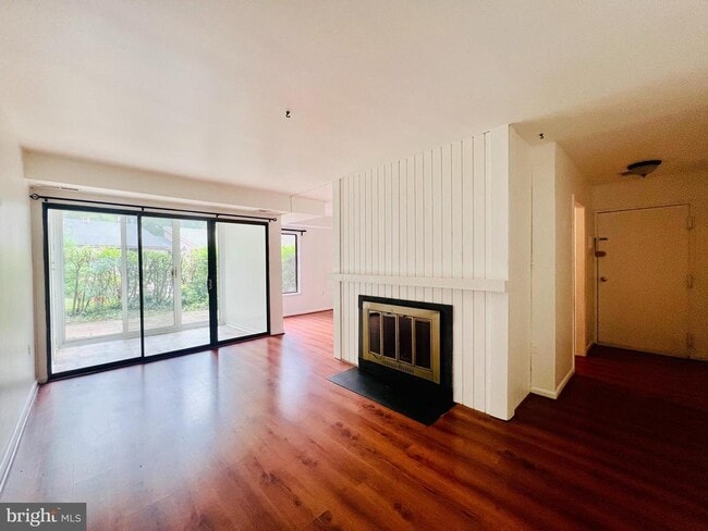 Photo - 10570 Twin Rivers Rd Unidad A1