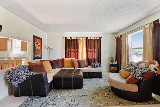 Building Photo - 1209 8th Ave S Unit 1211