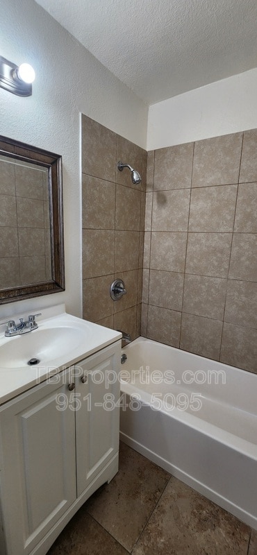 Photo - 1604 N H St
