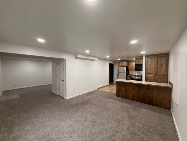 3004 S Perennial Ct