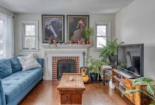 Photo - 291 Mansfield Ave