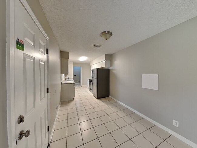 Photo - 6319 Ian Chad Dr E